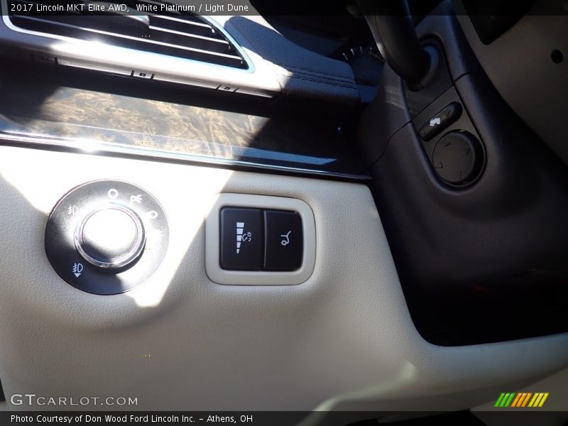 White Platinum / Light Dune 2017 Lincoln MKT Elite AWD
