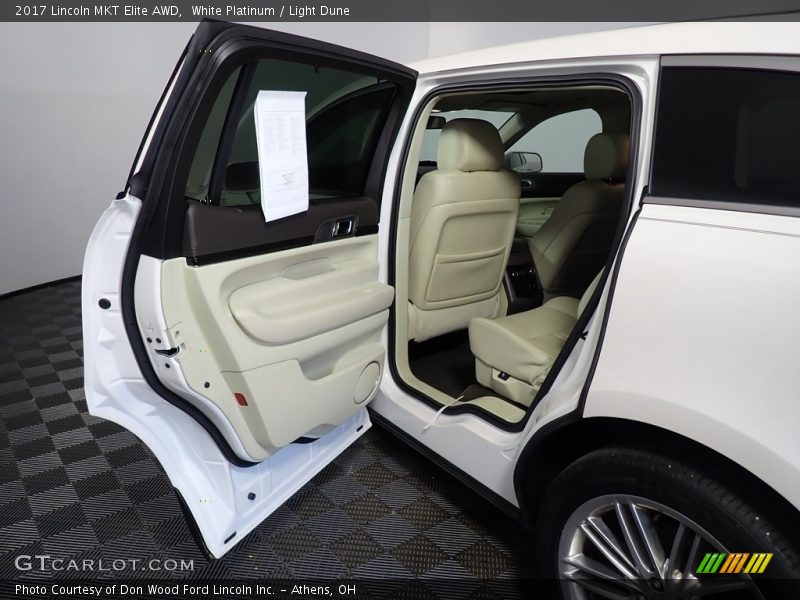 Door Panel of 2017 MKT Elite AWD