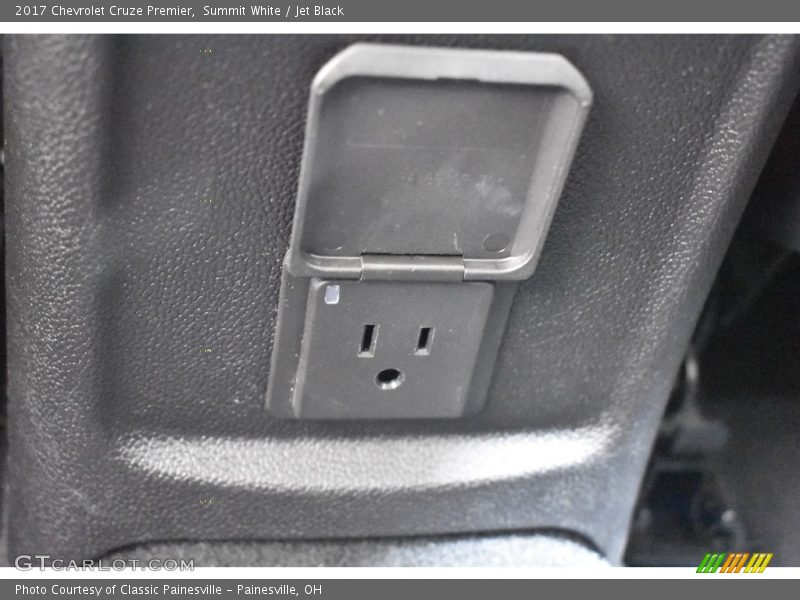 Summit White / Jet Black 2017 Chevrolet Cruze Premier