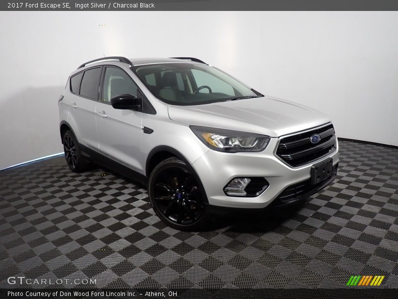 Ingot Silver / Charcoal Black 2017 Ford Escape SE