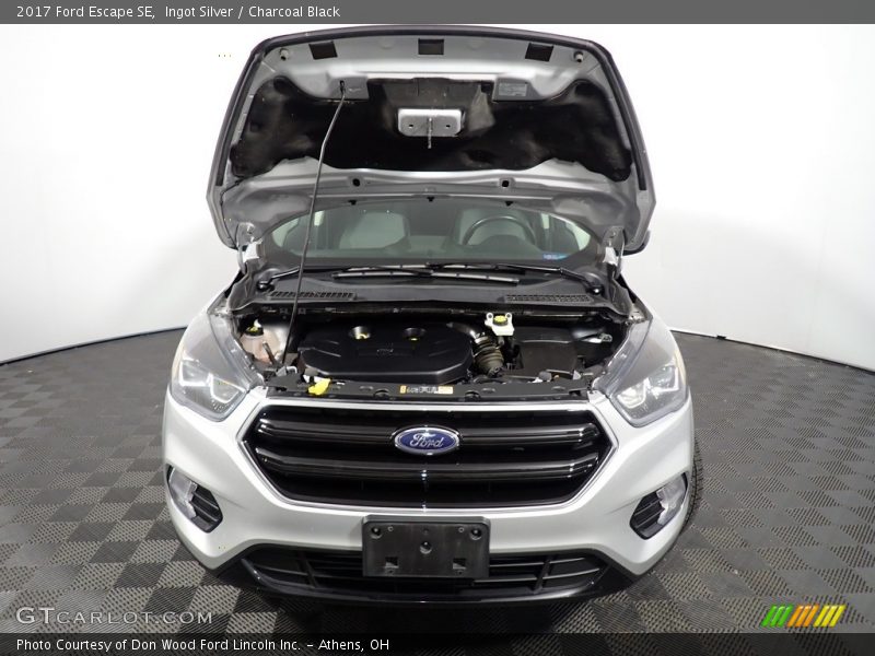 Ingot Silver / Charcoal Black 2017 Ford Escape SE