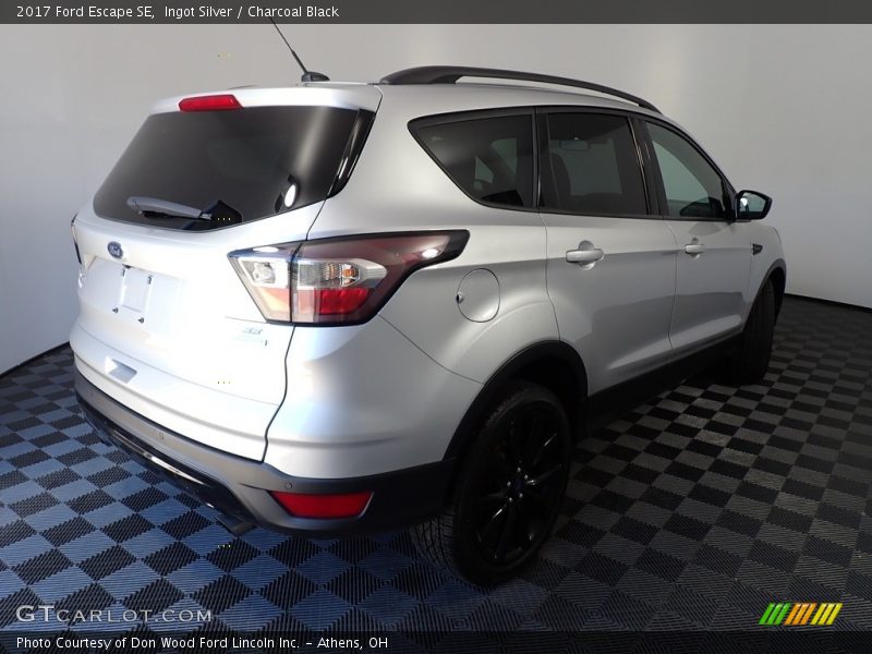Ingot Silver / Charcoal Black 2017 Ford Escape SE