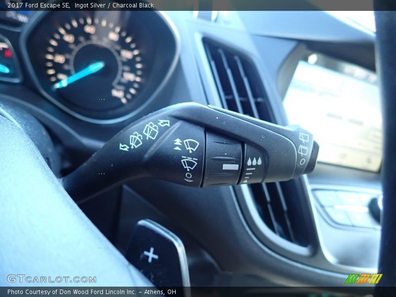 Ingot Silver / Charcoal Black 2017 Ford Escape SE