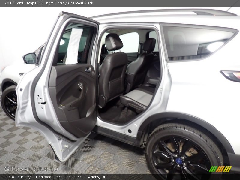 Ingot Silver / Charcoal Black 2017 Ford Escape SE