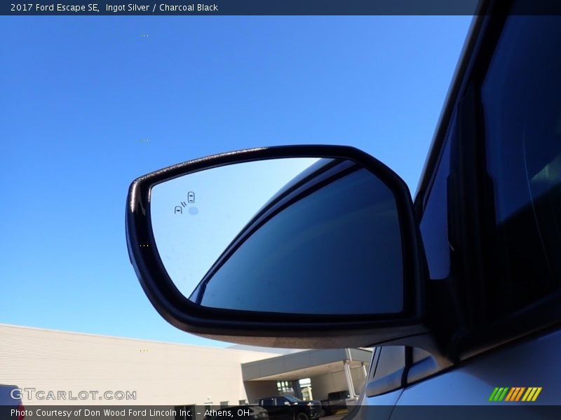 Ingot Silver / Charcoal Black 2017 Ford Escape SE