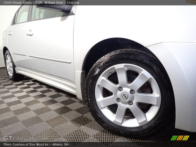 Brilliant Silver / Charcoal 2009 Nissan Sentra 2.0 SR