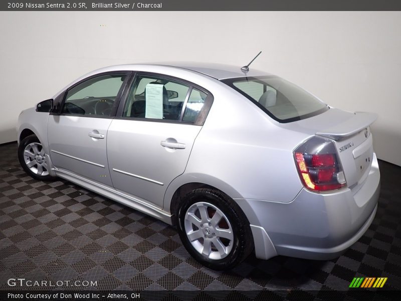 Brilliant Silver / Charcoal 2009 Nissan Sentra 2.0 SR