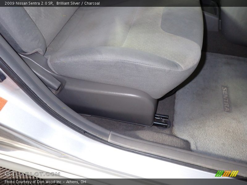 Brilliant Silver / Charcoal 2009 Nissan Sentra 2.0 SR