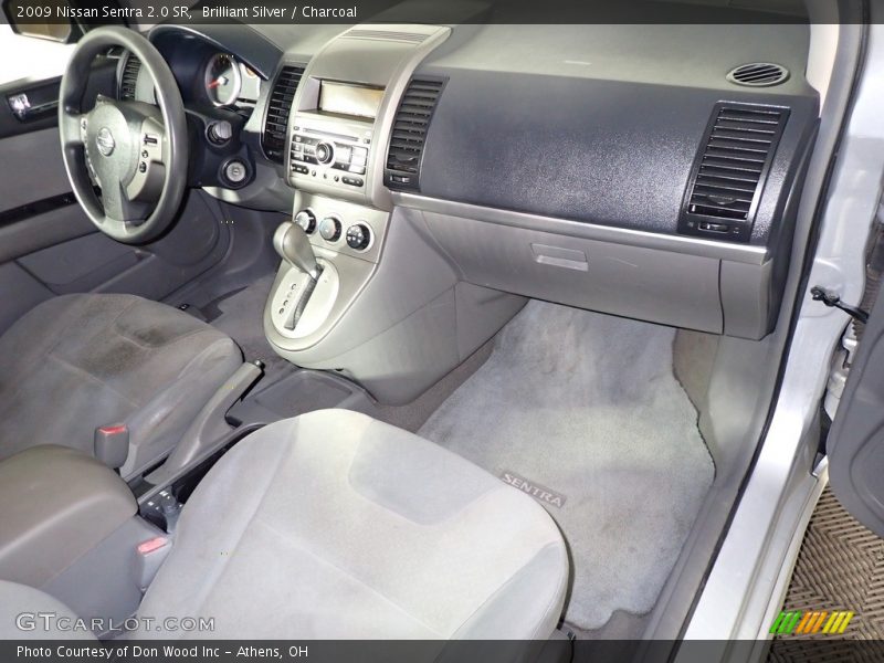 Brilliant Silver / Charcoal 2009 Nissan Sentra 2.0 SR