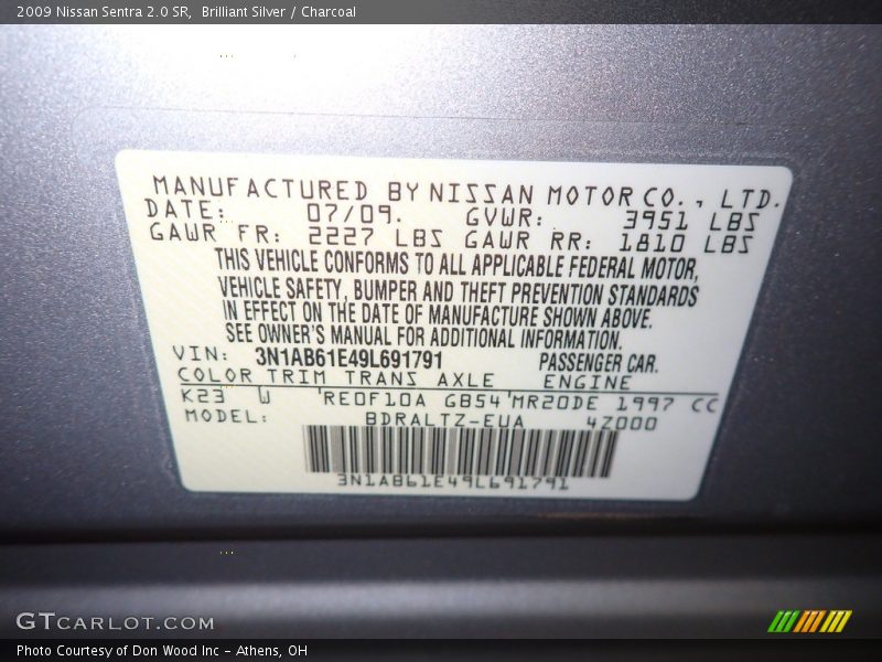 Brilliant Silver / Charcoal 2009 Nissan Sentra 2.0 SR