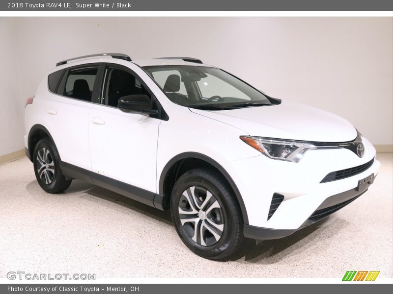 Super White / Black 2018 Toyota RAV4 LE