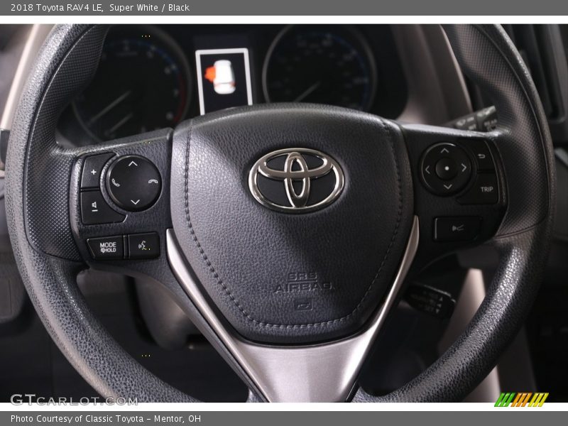 Super White / Black 2018 Toyota RAV4 LE