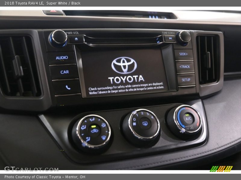 Super White / Black 2018 Toyota RAV4 LE