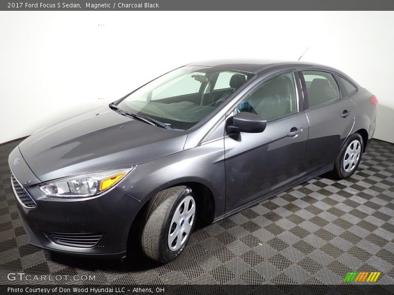 Magnetic / Charcoal Black 2017 Ford Focus S Sedan