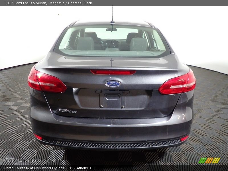 Magnetic / Charcoal Black 2017 Ford Focus S Sedan