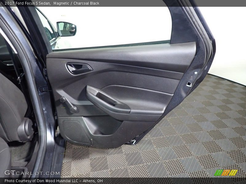 Magnetic / Charcoal Black 2017 Ford Focus S Sedan