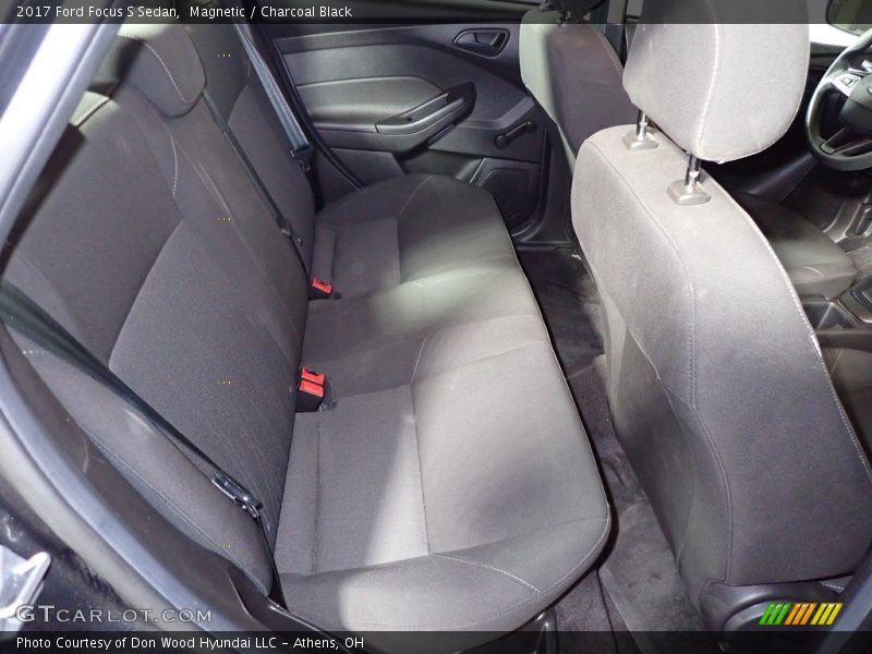 Magnetic / Charcoal Black 2017 Ford Focus S Sedan