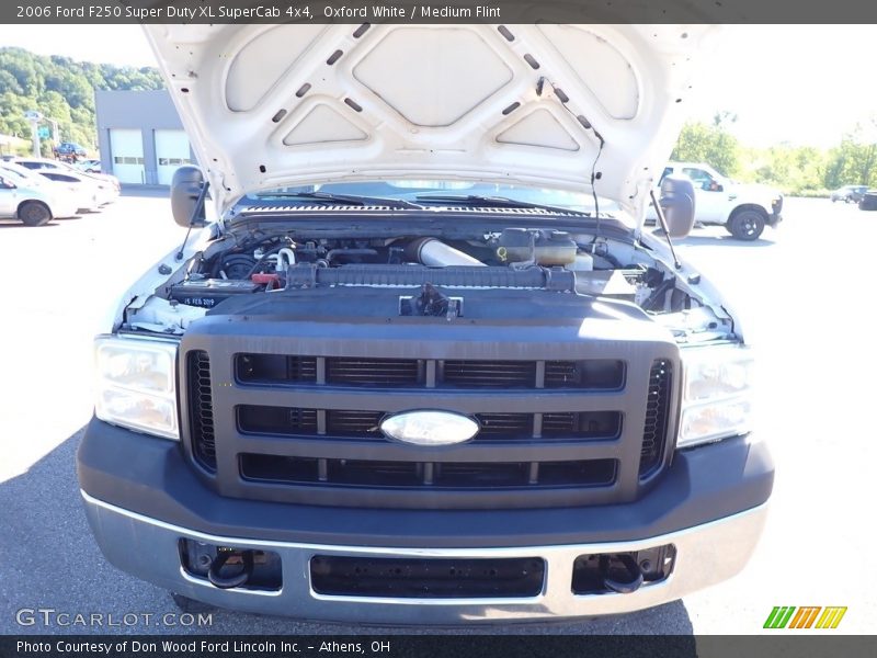 Oxford White / Medium Flint 2006 Ford F250 Super Duty XL SuperCab 4x4