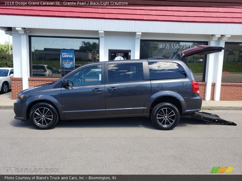 Granite Pearl / Black/Light Graystone 2018 Dodge Grand Caravan SE
