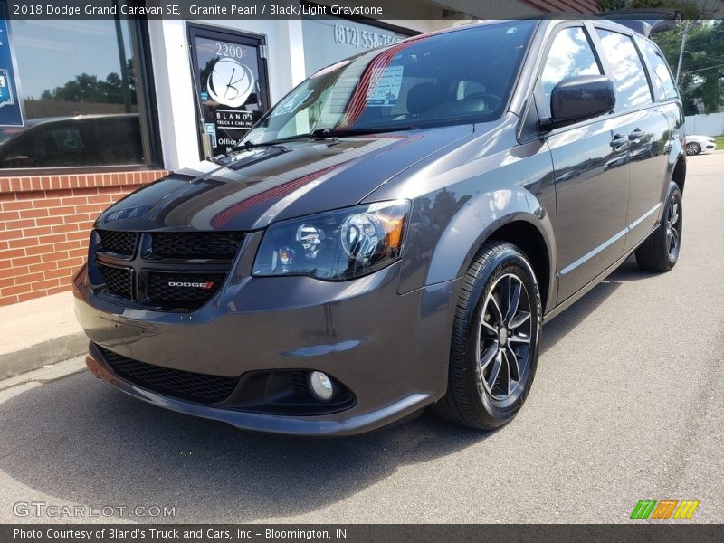 Granite Pearl / Black/Light Graystone 2018 Dodge Grand Caravan SE