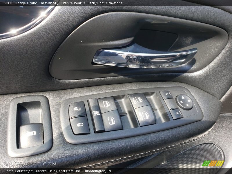 Granite Pearl / Black/Light Graystone 2018 Dodge Grand Caravan SE