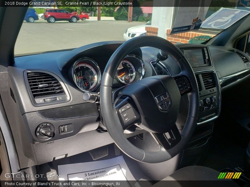 Granite Pearl / Black/Light Graystone 2018 Dodge Grand Caravan SE