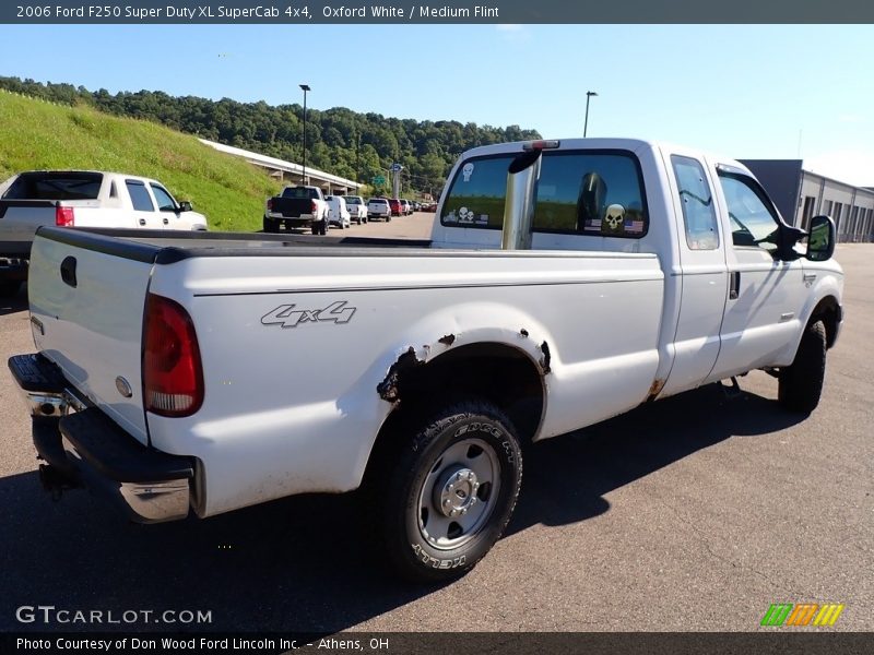 Oxford White / Medium Flint 2006 Ford F250 Super Duty XL SuperCab 4x4