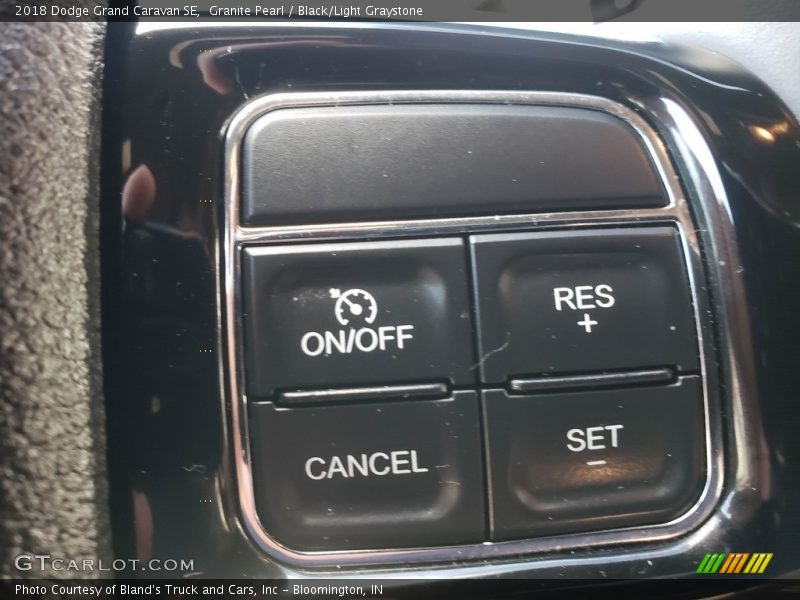Granite Pearl / Black/Light Graystone 2018 Dodge Grand Caravan SE
