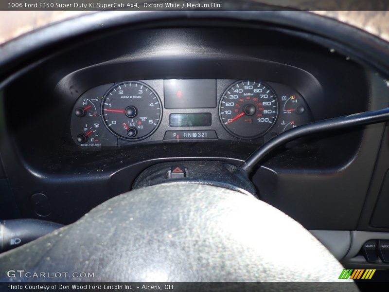 Oxford White / Medium Flint 2006 Ford F250 Super Duty XL SuperCab 4x4