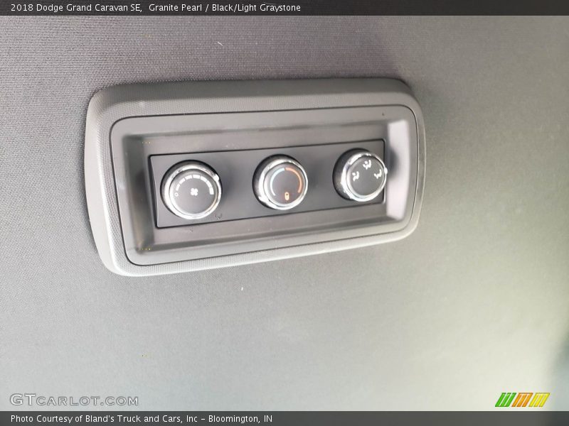 Granite Pearl / Black/Light Graystone 2018 Dodge Grand Caravan SE