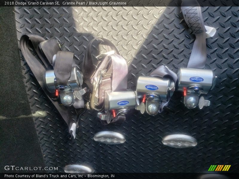 Granite Pearl / Black/Light Graystone 2018 Dodge Grand Caravan SE