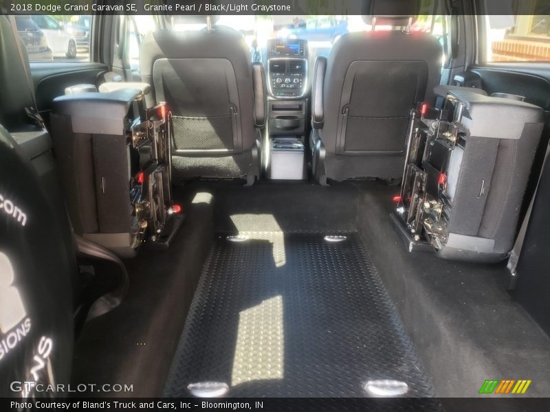 Granite Pearl / Black/Light Graystone 2018 Dodge Grand Caravan SE