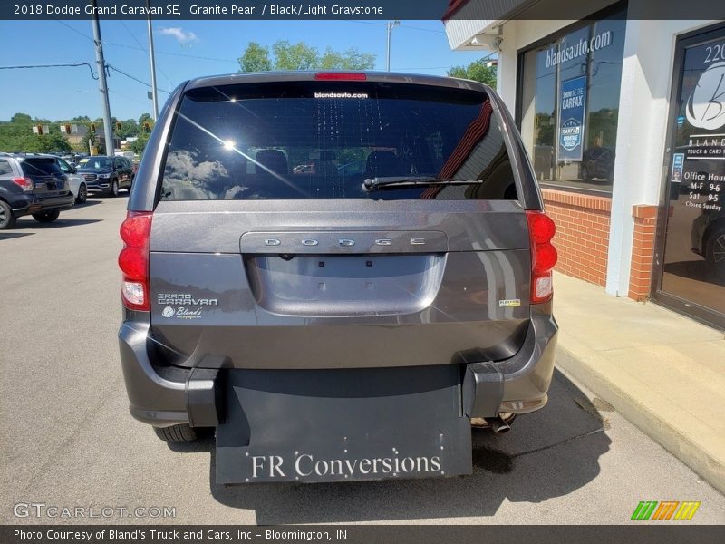 Granite Pearl / Black/Light Graystone 2018 Dodge Grand Caravan SE
