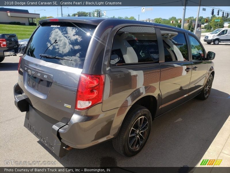 Granite Pearl / Black/Light Graystone 2018 Dodge Grand Caravan SE