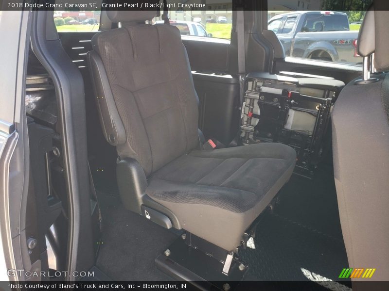 Granite Pearl / Black/Light Graystone 2018 Dodge Grand Caravan SE