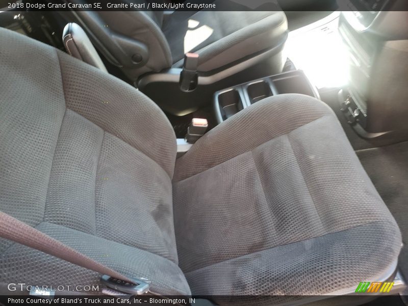 Granite Pearl / Black/Light Graystone 2018 Dodge Grand Caravan SE