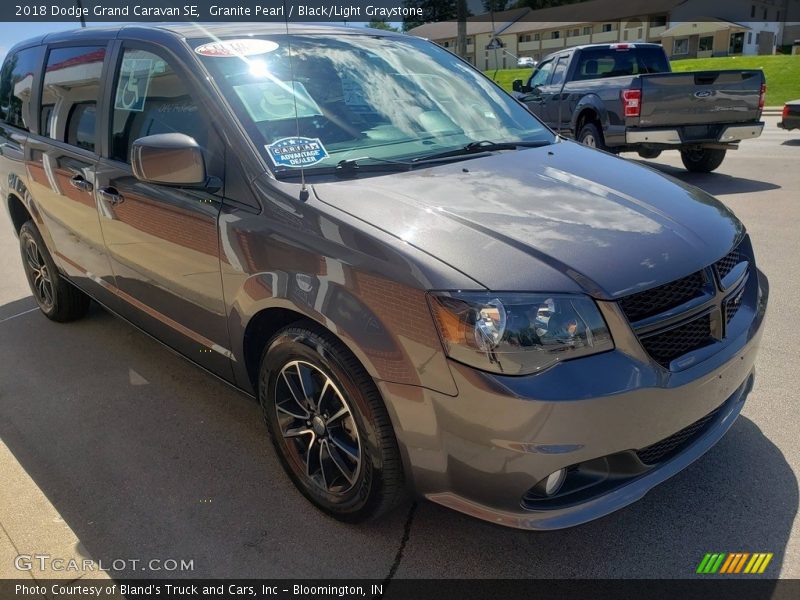 Granite Pearl / Black/Light Graystone 2018 Dodge Grand Caravan SE