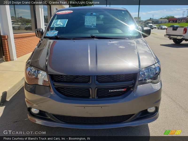 Granite Pearl / Black/Light Graystone 2018 Dodge Grand Caravan SE