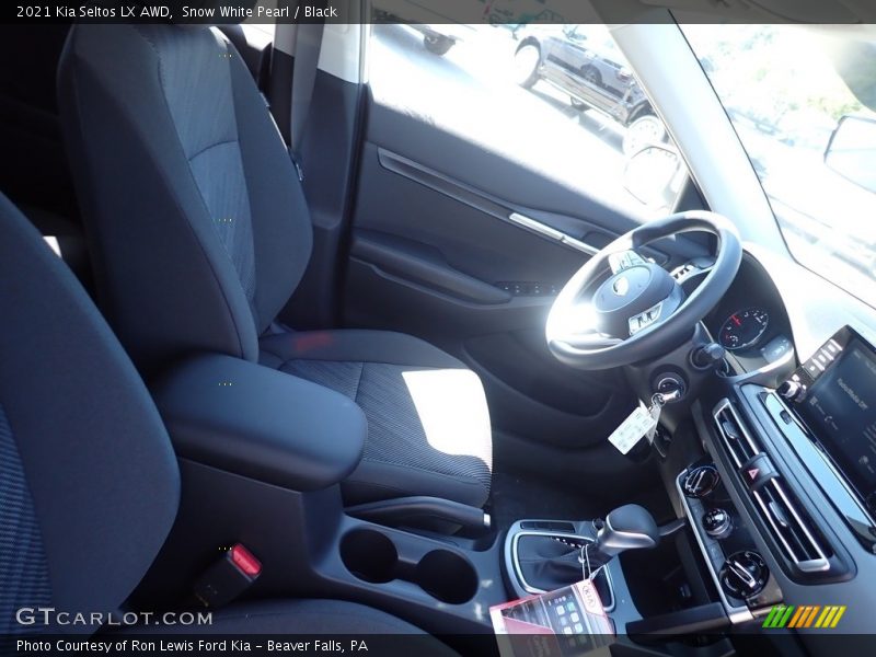 Snow White Pearl / Black 2021 Kia Seltos LX AWD