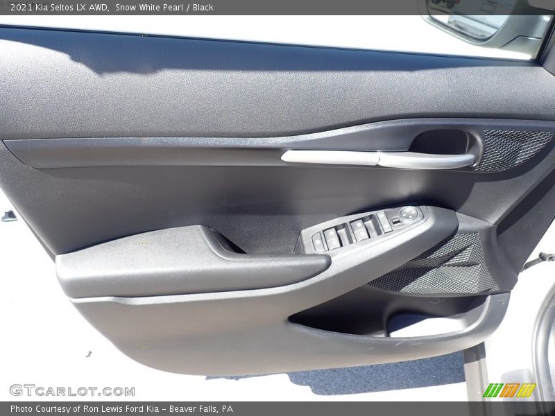 Snow White Pearl / Black 2021 Kia Seltos LX AWD