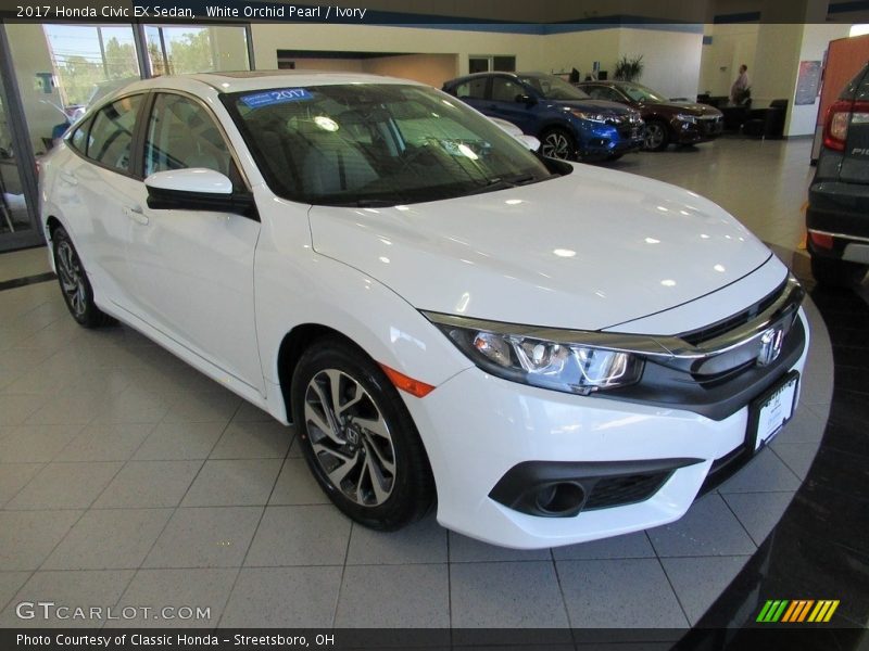 Front 3/4 View of 2017 Civic EX Sedan