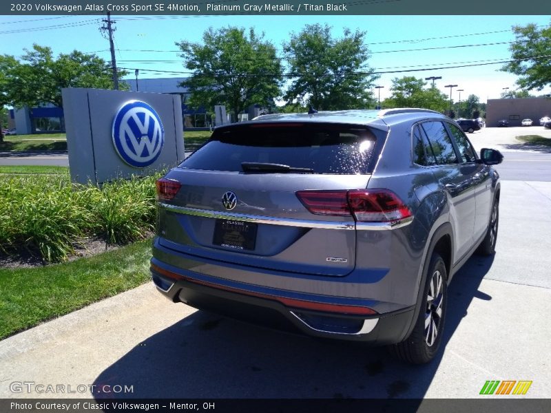 Platinum Gray Metallic / Titan Black 2020 Volkswagen Atlas Cross Sport SE 4Motion