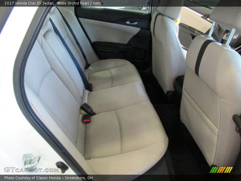 Rear Seat of 2017 Civic EX Sedan