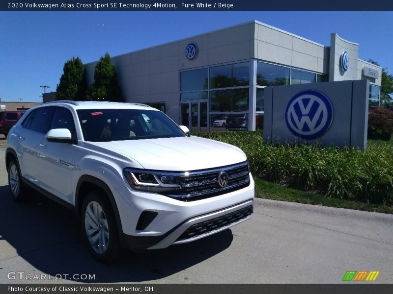 Pure White / Beige 2020 Volkswagen Atlas Cross Sport SE Technology 4Motion
