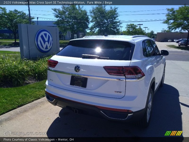 Pure White / Beige 2020 Volkswagen Atlas Cross Sport SE Technology 4Motion