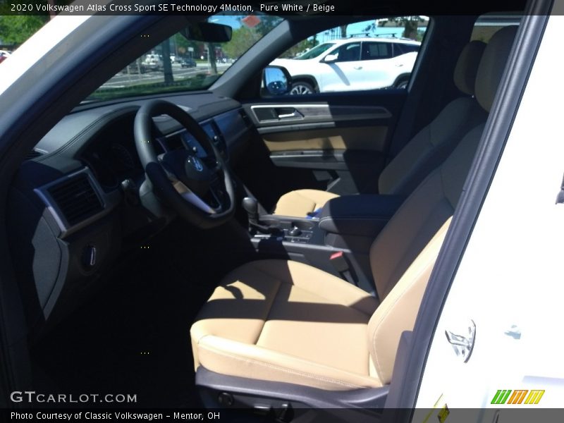 Pure White / Beige 2020 Volkswagen Atlas Cross Sport SE Technology 4Motion
