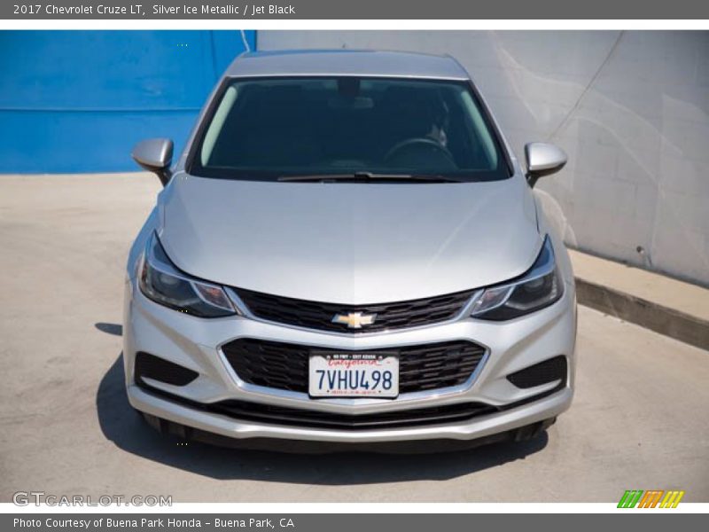 Silver Ice Metallic / Jet Black 2017 Chevrolet Cruze LT