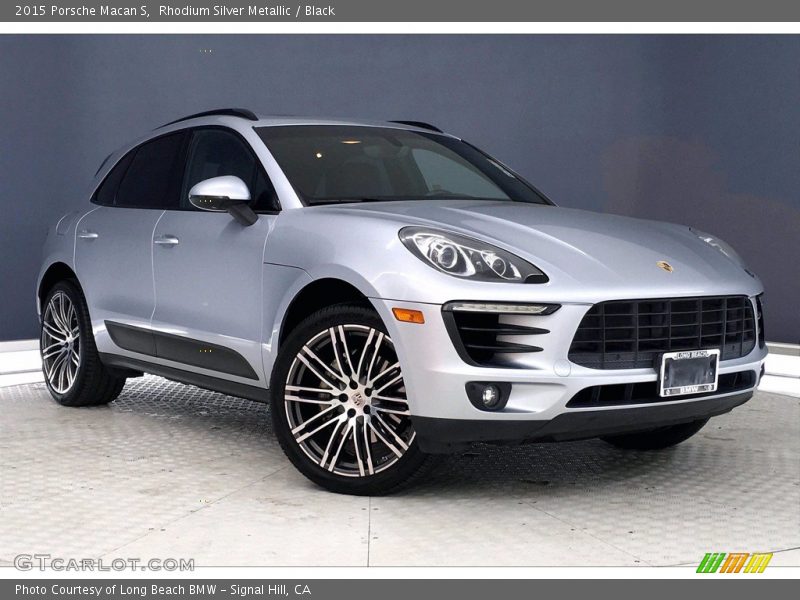 Front 3/4 View of 2015 Macan S
