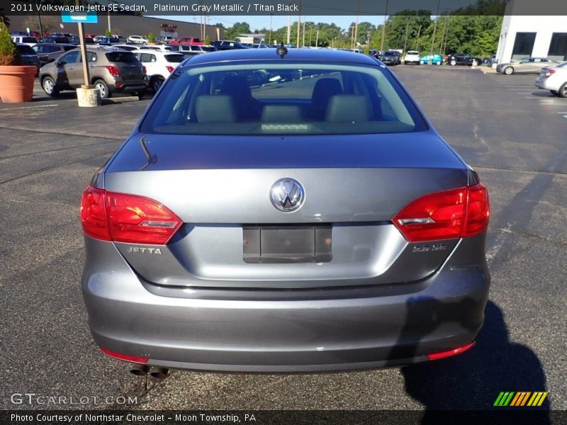 Platinum Gray Metallic / Titan Black 2011 Volkswagen Jetta SE Sedan
