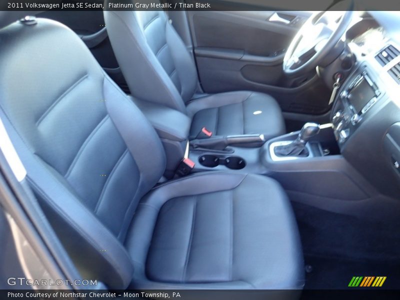 Platinum Gray Metallic / Titan Black 2011 Volkswagen Jetta SE Sedan